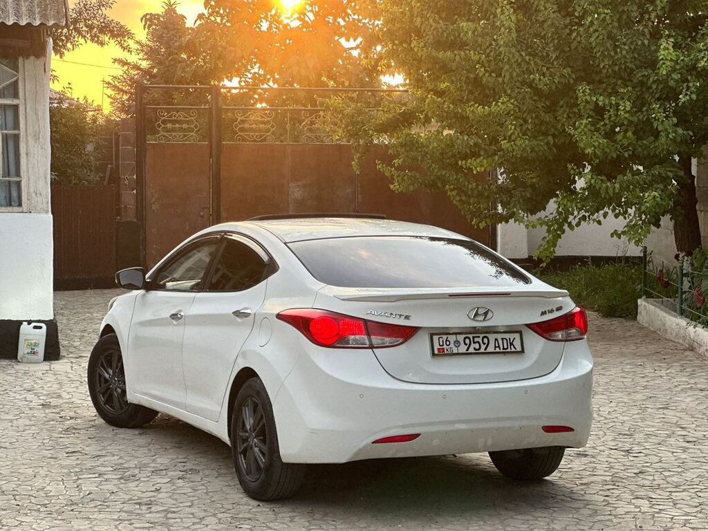 Hyundai Avante: 2012 г., 1.6 л, Автомат, Бензин, Седан: фото 1