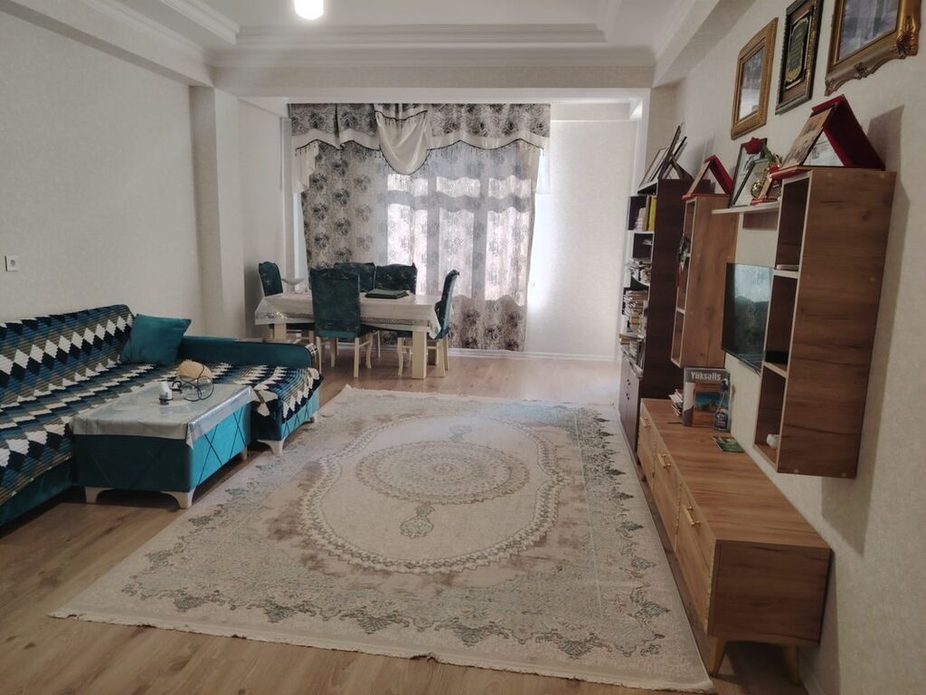 Mənzil Sumqayıt bulvarında yerləşən ən məhşur kompleks olan Mirvari