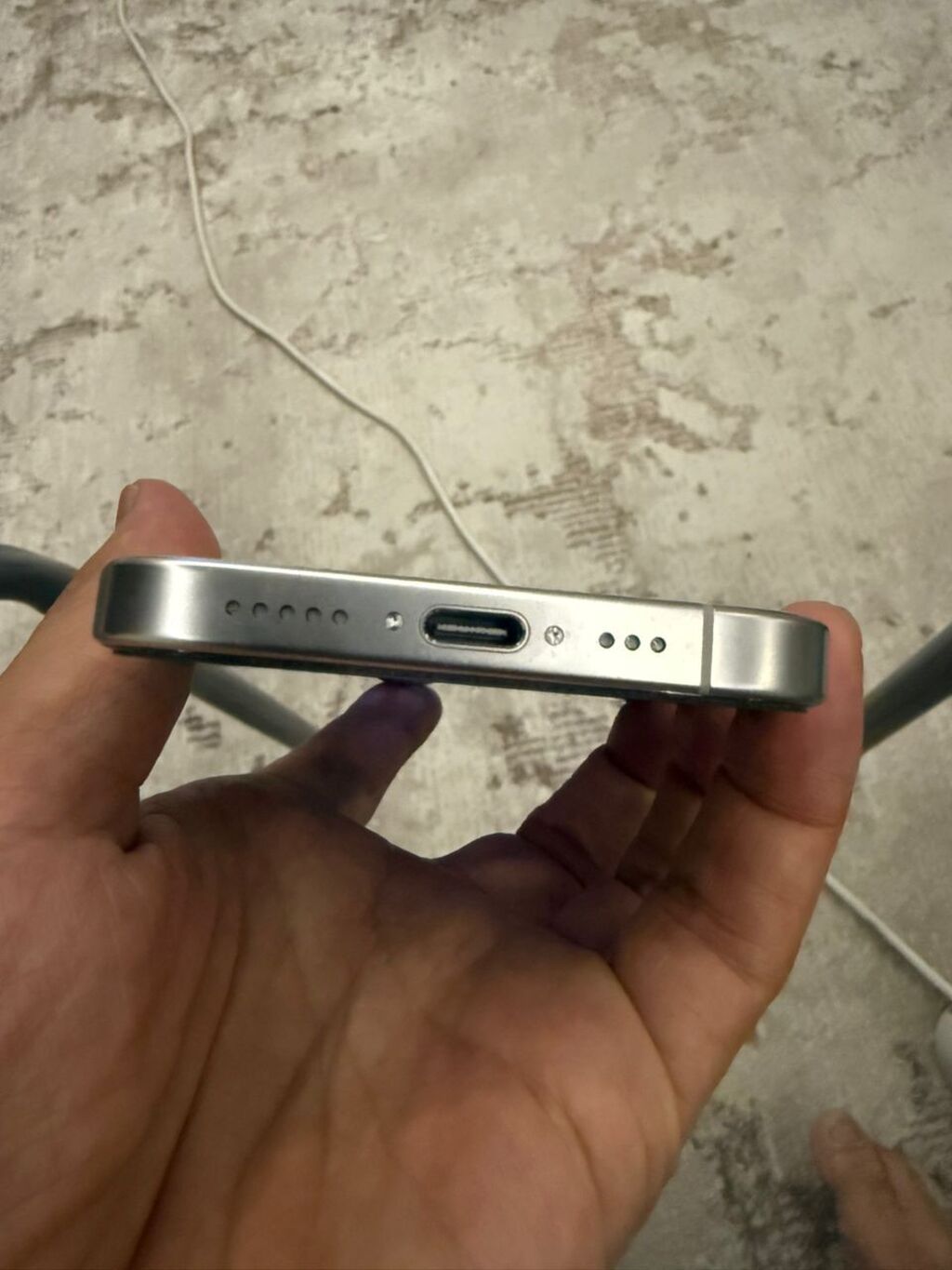 IPhone 16 Pro, Б/у, 256 ГБ, Защитное стекло, Чехол, Кабель, 100 %: фото 5