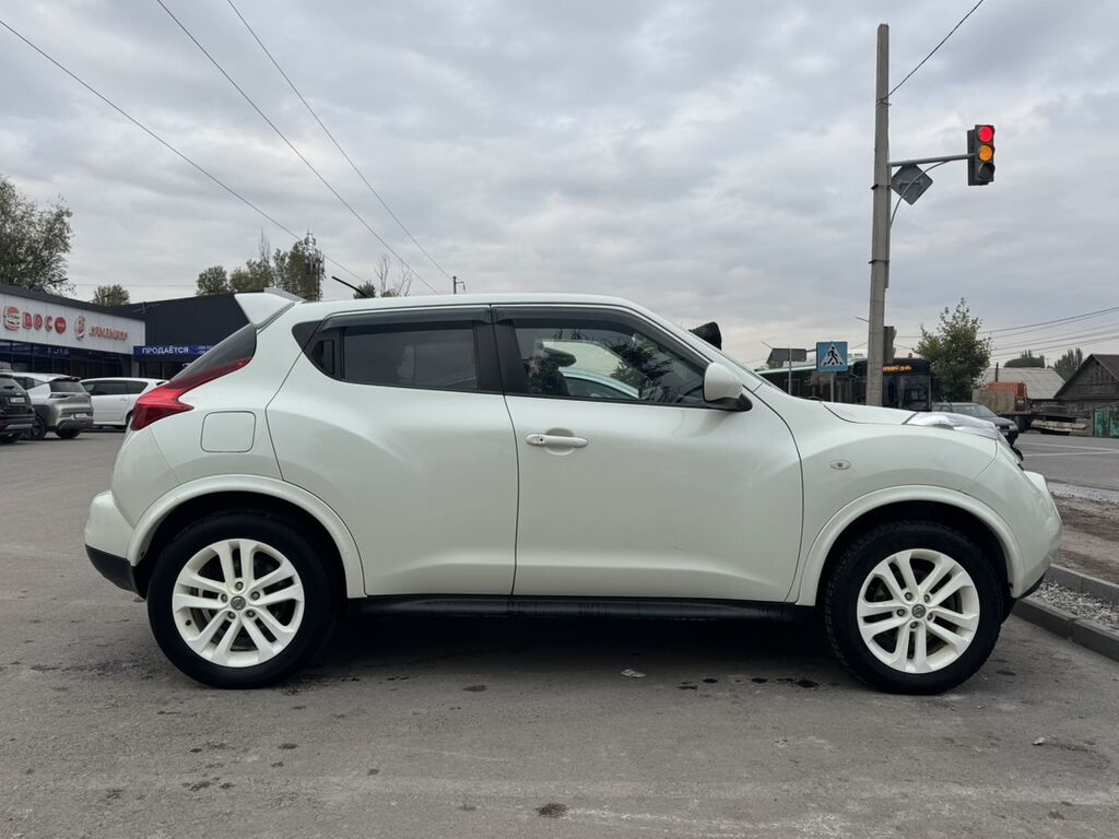 Nissan Juke: 2012 г., 1.6 л, Автомат, Бензин, Кроссовер: фото 3