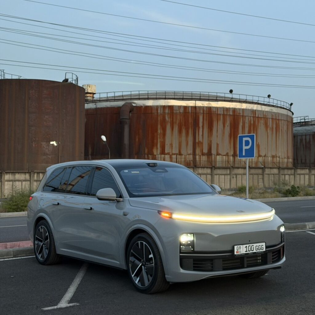 Lixiang L9: 2025 г., 1.5 л, Автомат, Гибрид, Внедорожник: фото 3