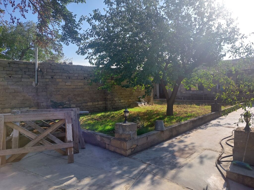 Əmircanda 4 otaqlı həyət evi satılır, 150 m², 120 000 AZN, şəkil 2 / 9