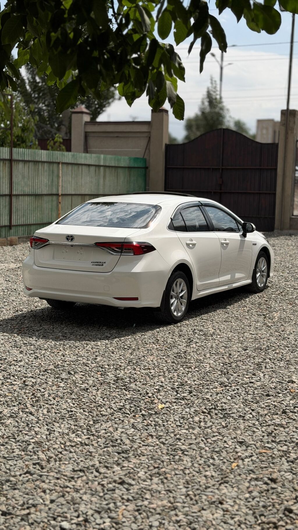 Toyota Corolla: 2019 г., 1.8 л, Вариатор, Гибрид, Седан: фото 4