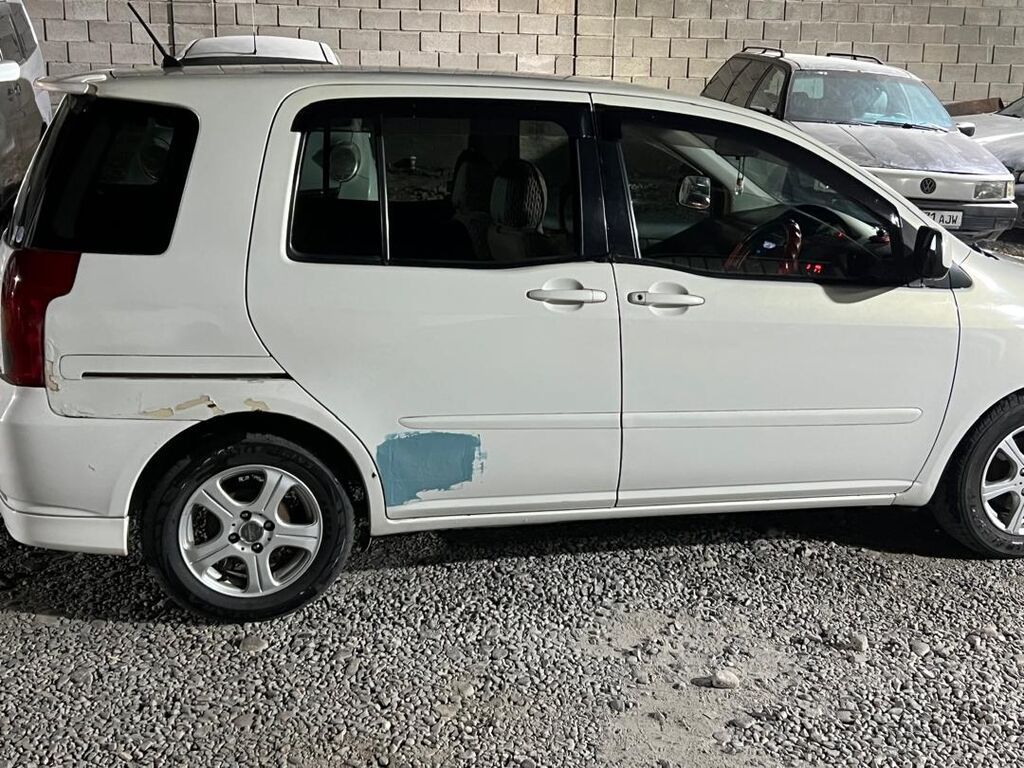 Toyota Raum: 2004 г., 1.5 л, Автомат, Бензин, Минивэн: фото 6