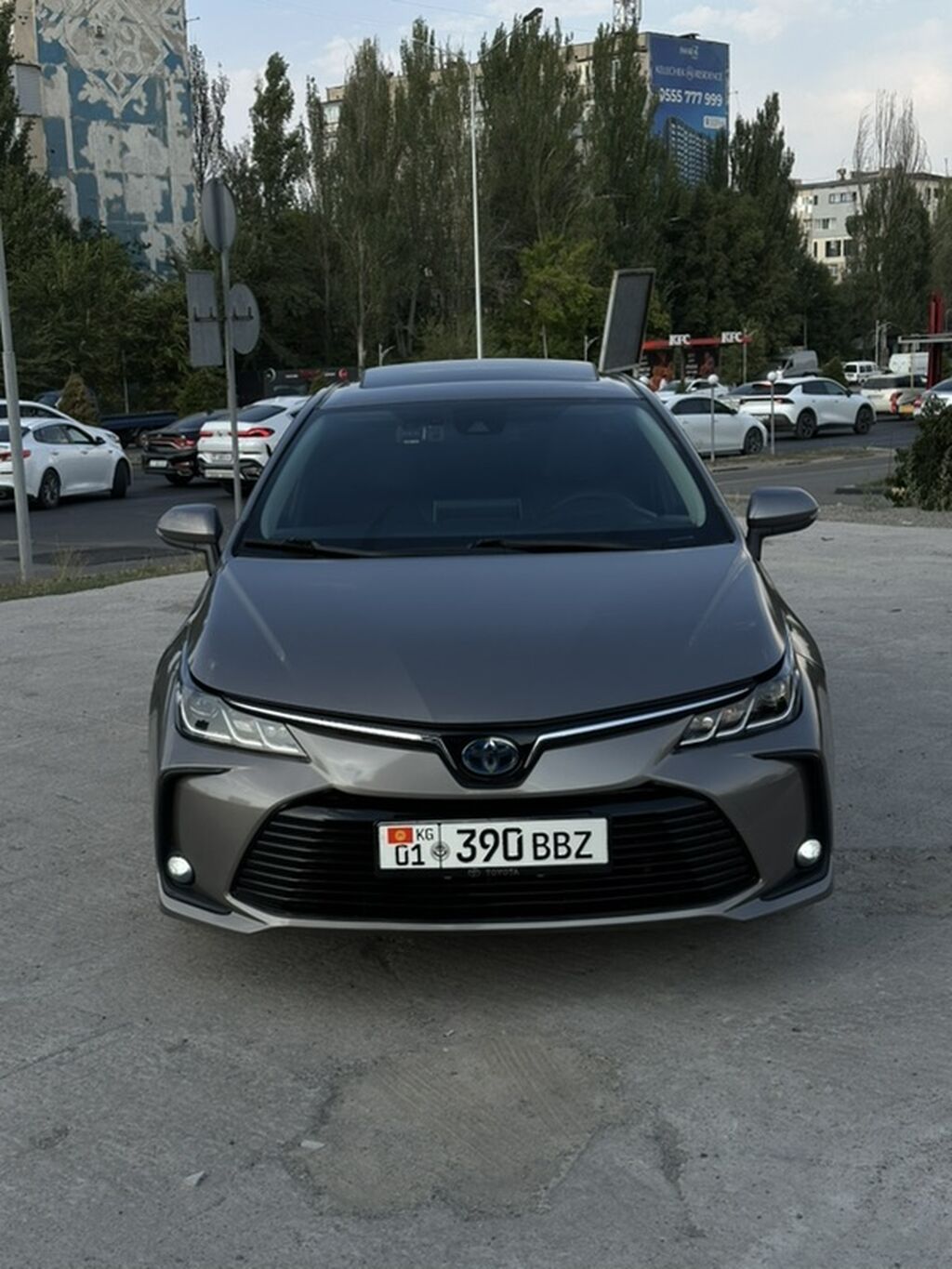 Toyota Corolla: 2020 г., 1.8 л, Вариатор, Гибрид, Седан: фото 3