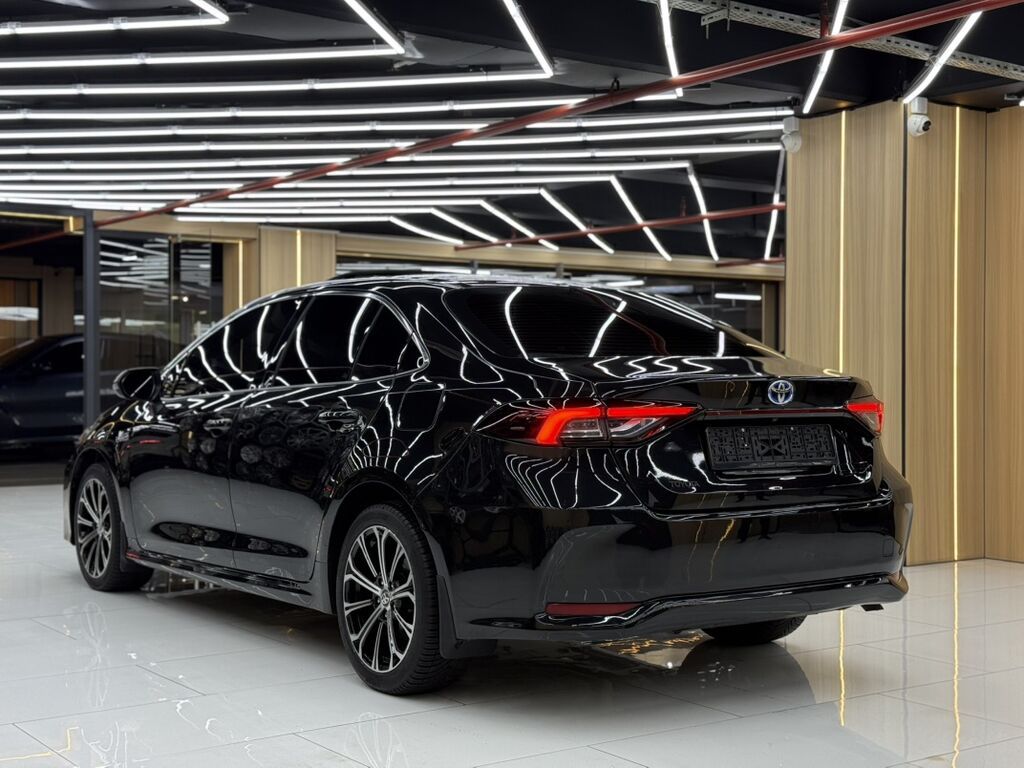 Toyota Corolla: 2021 г., 1.8 л, Вариатор, Гибрид, Седан: фото 5