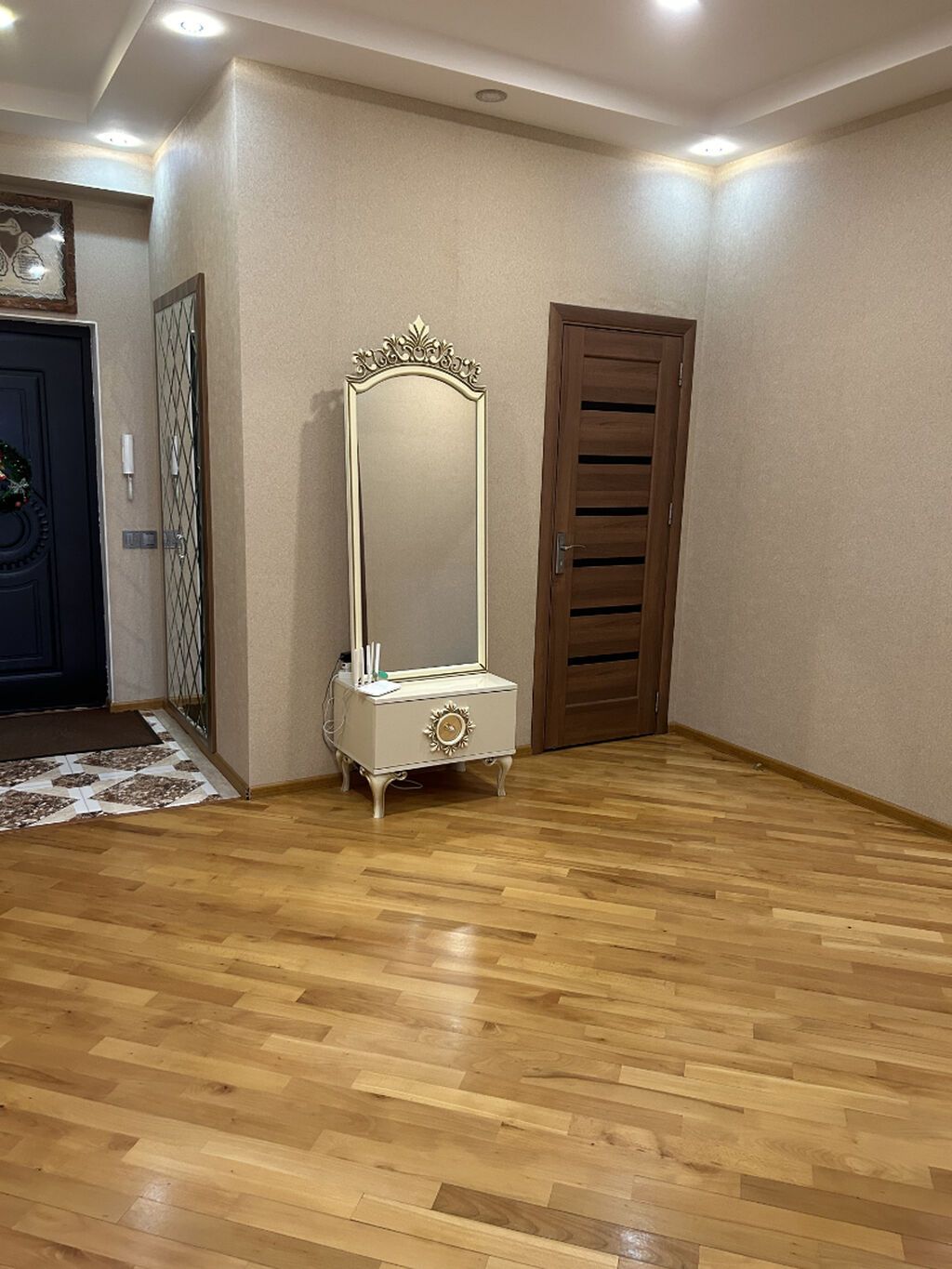 4 otaqlı, Yeni tikili, 147 kv. m