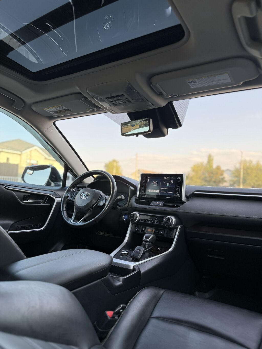 Toyota RAV4: 2019 г., 2.5 л, Автомат, Гибрид, Кроссовер: фото 8