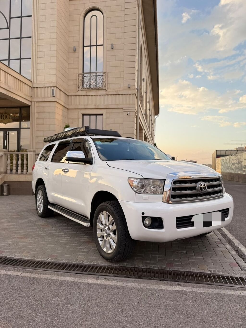 Toyota Sequoia: 2008 г., 5.7 л, Автомат, Газ, Внедорожник: фото 2