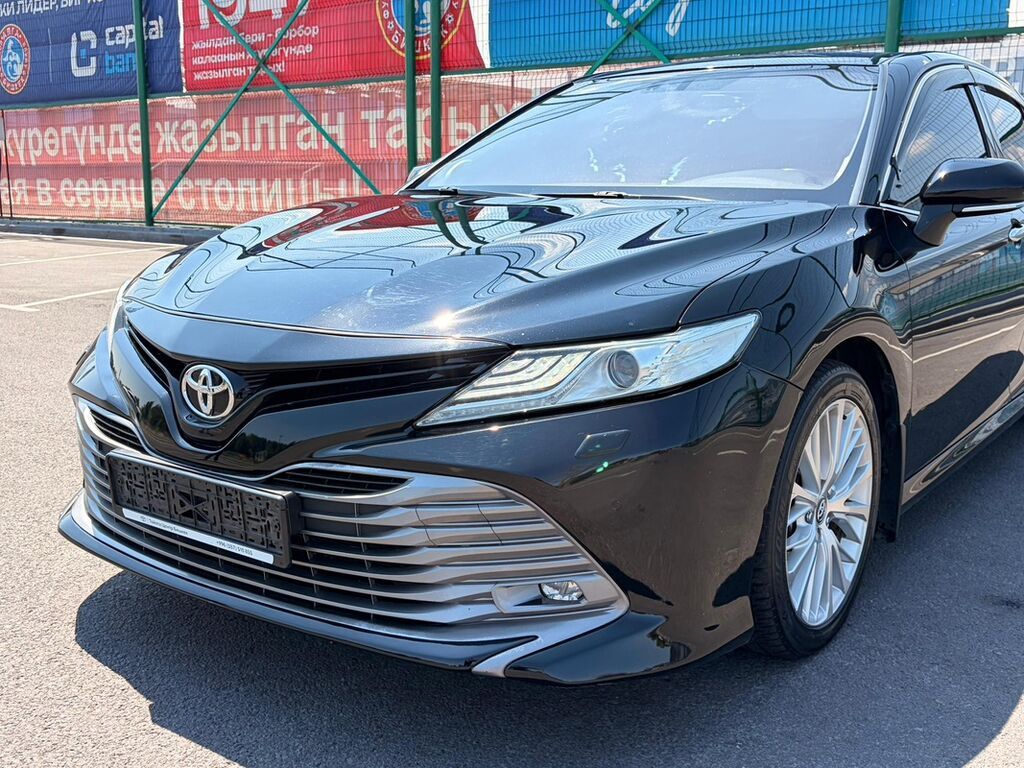 Toyota Camry: 2018 г., 3.5 л, Автомат, Бензин, Седан — фото 3
