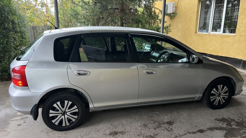 Honda Civic: 2002 г., 1.5 л, Автомат, Бензин, Хэтчбэк: фото 4