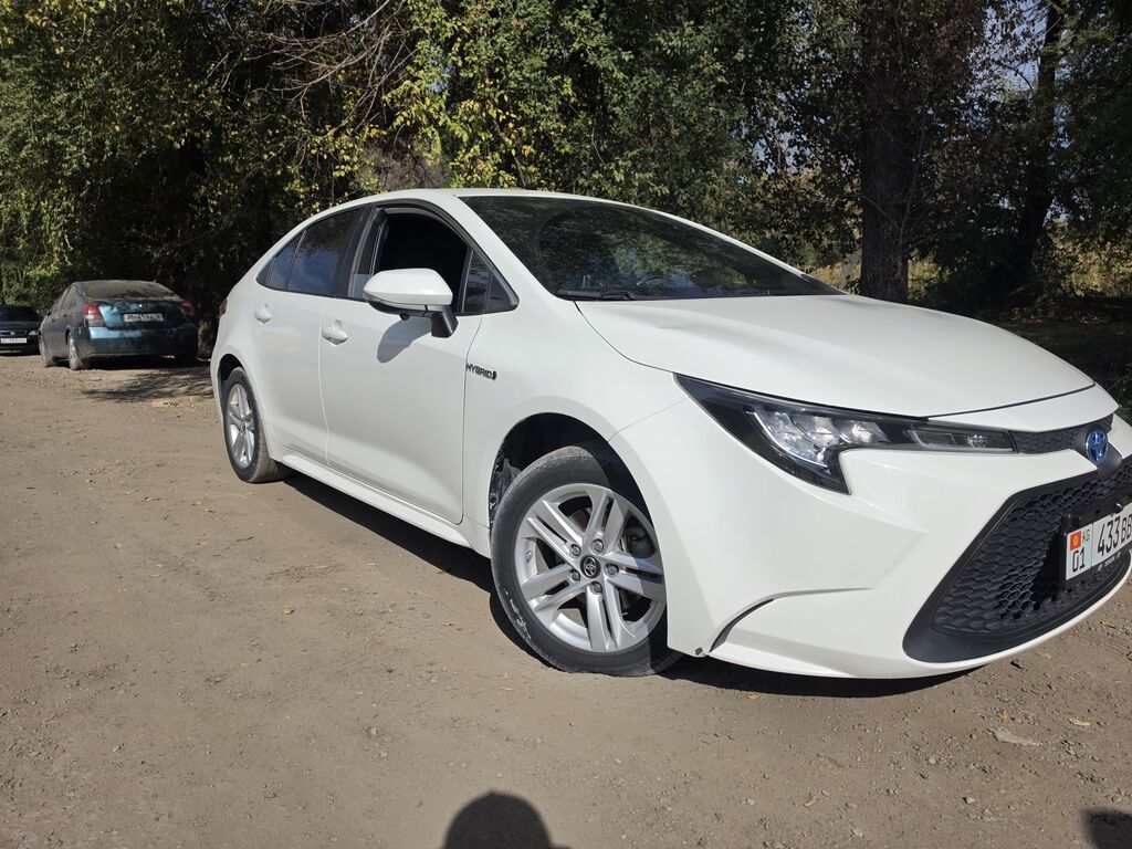Toyota Levin: 2021 г., 1.8 л, Автомат, Гибрид, Седан: фото 1