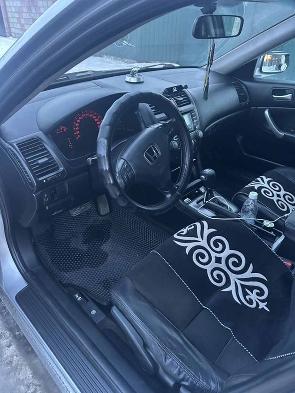 Honda Accord: 2004 г., 2 л, Автомат, Бензин, Седан: фото 2