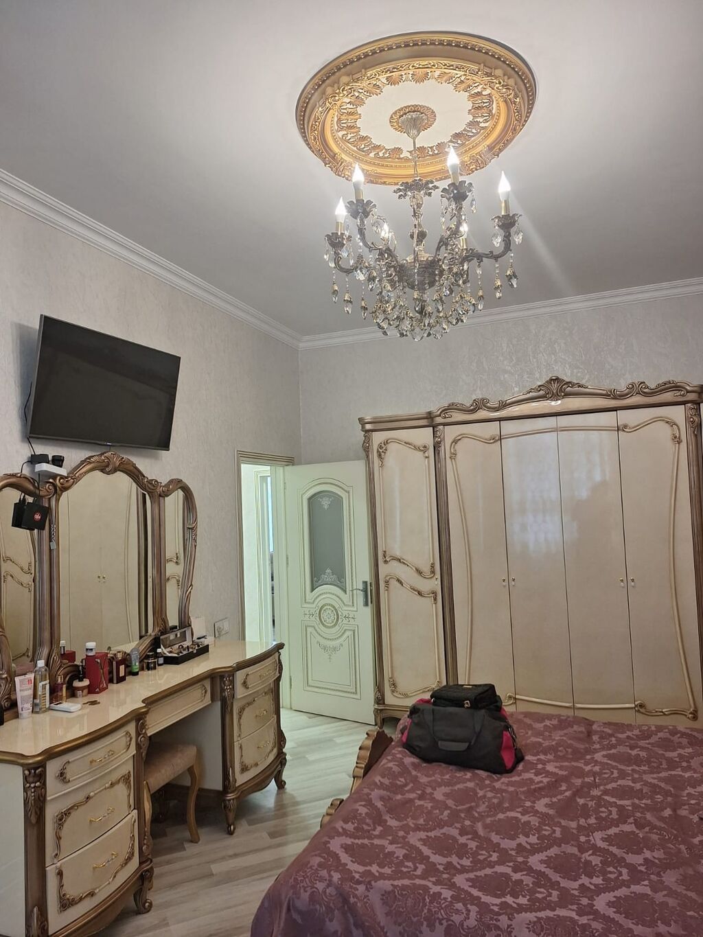 5 otaqlı, 165 kv. m, Yeni təmirli