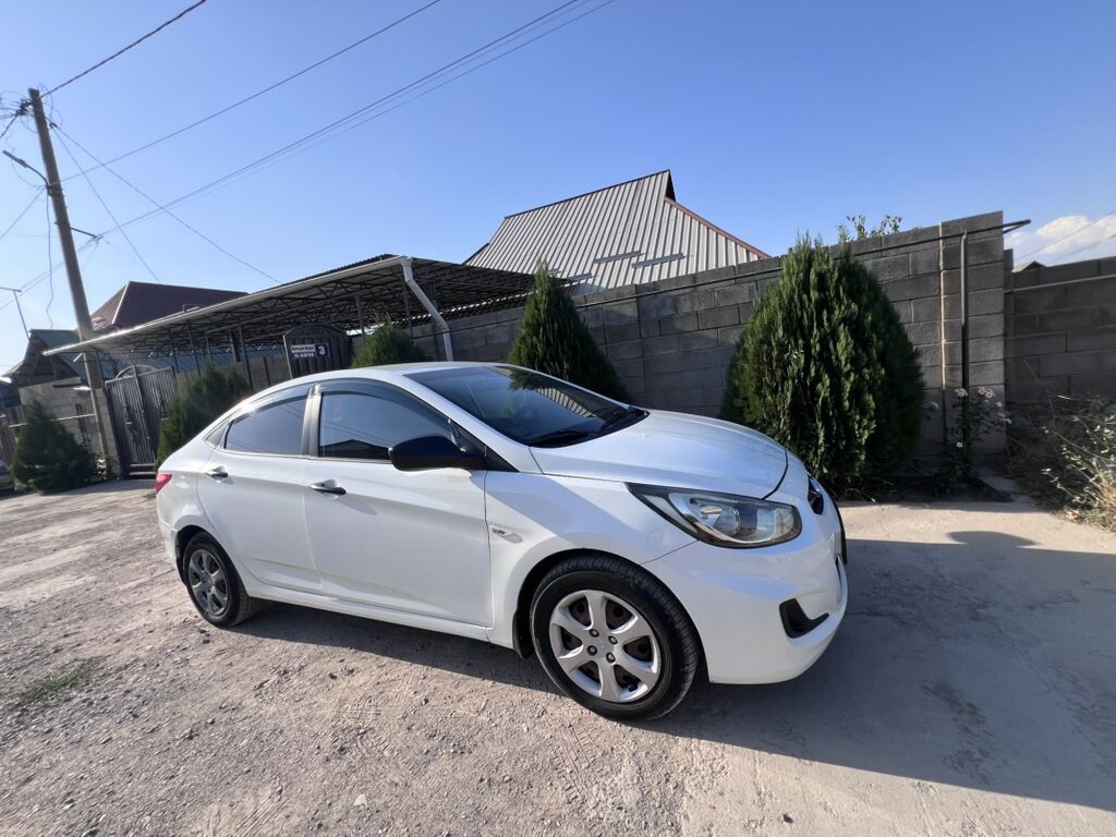 Hyundai Accent: 2013 г., 1.5 л, Автомат, Бензин, Седан: фото 2