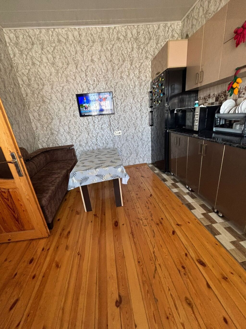3 otaqlı, 115 kv. m, Orta təmir