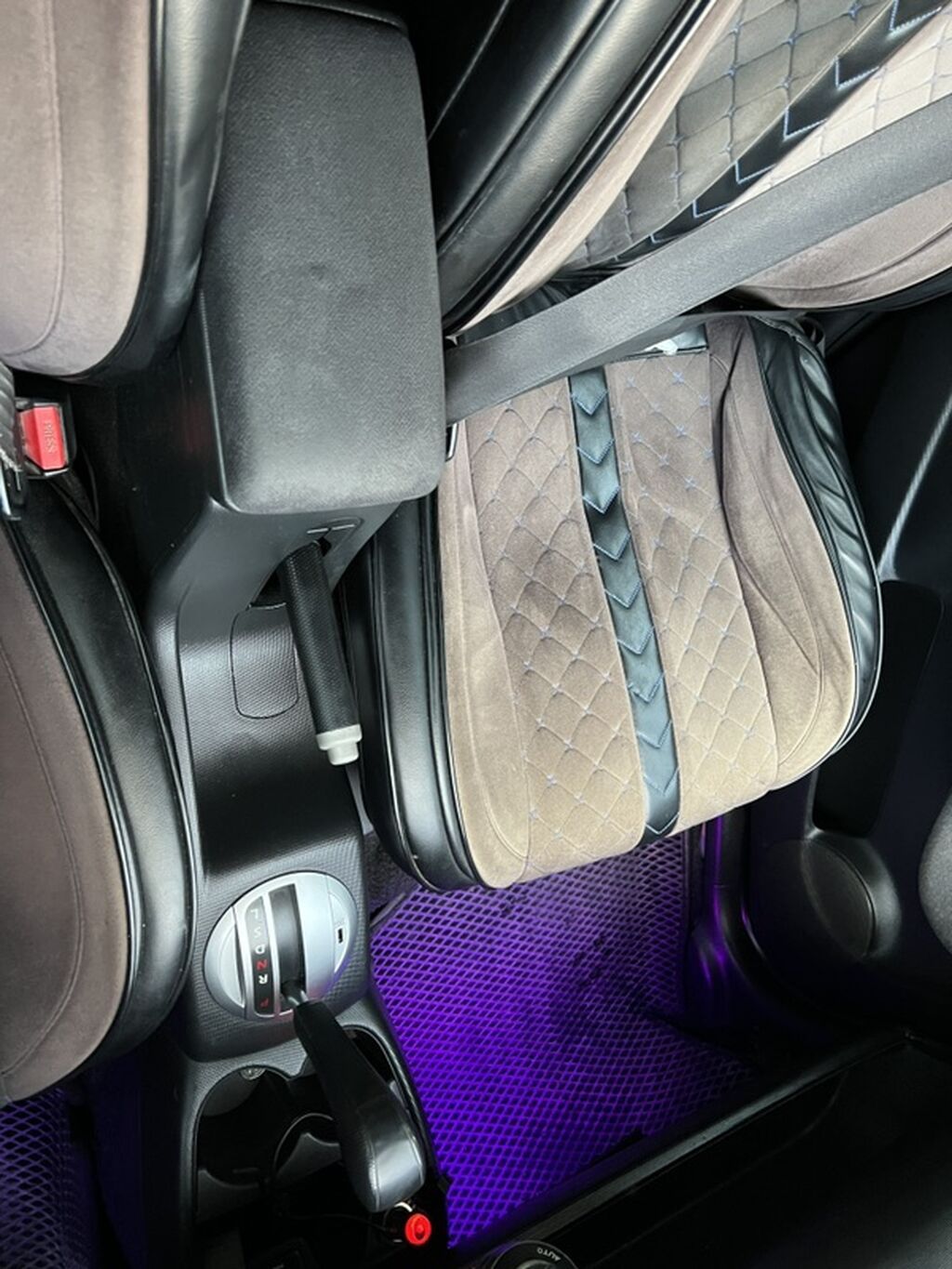 Honda Fit: 2002 г., 1.3 л, Автомат, Бензин, Хэтчбэк: фото 6