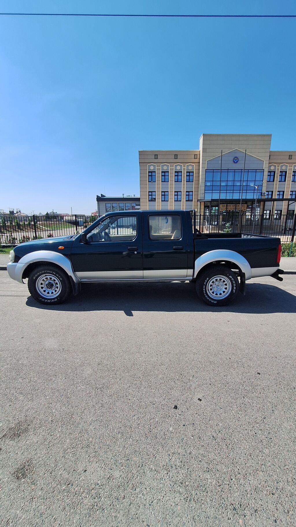 Nissan NP300: 2015 г., 2.4 л, Механика, Бензин, Пикап: фото 5