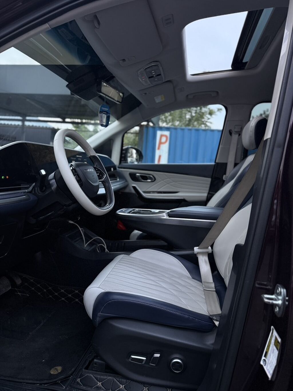Toyota Alphard: 2024 г., 2 л, Автомат, Бензин, Минивэн: фото 8