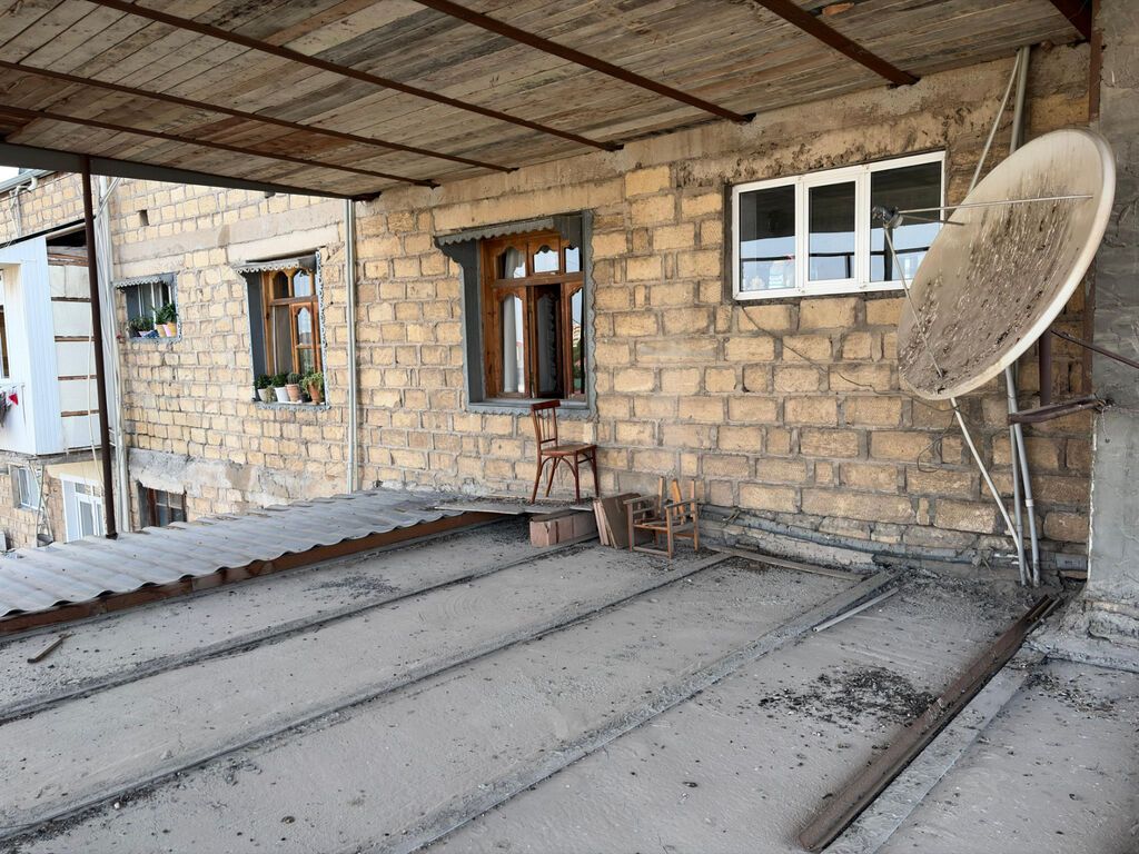 Mənzil Gəncə şəhəri, Kəpəz rayonu, DOS-102 qəsəbəsində Dostluq