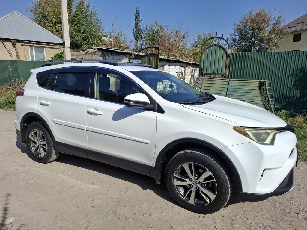 Toyota RAV4: 2017 г., Автомат, Бензин, Кроссовер: фото 4