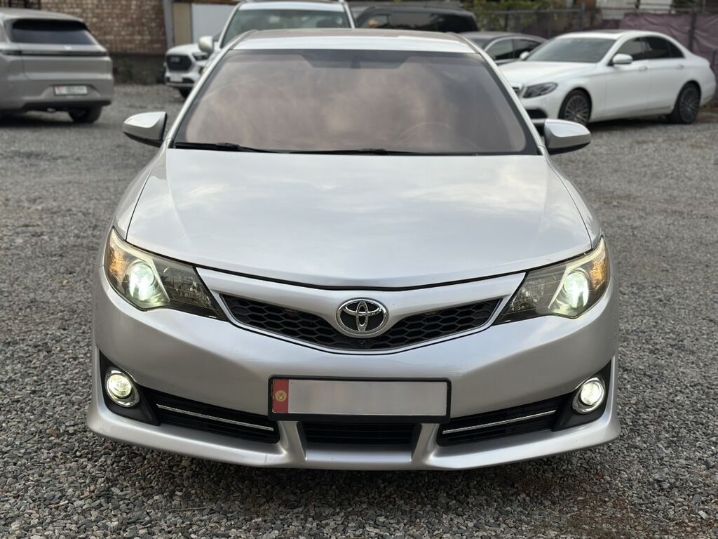 Toyota Camry: 2011 г., 3.5 л, Автомат, Бензин, Седан: фото 1