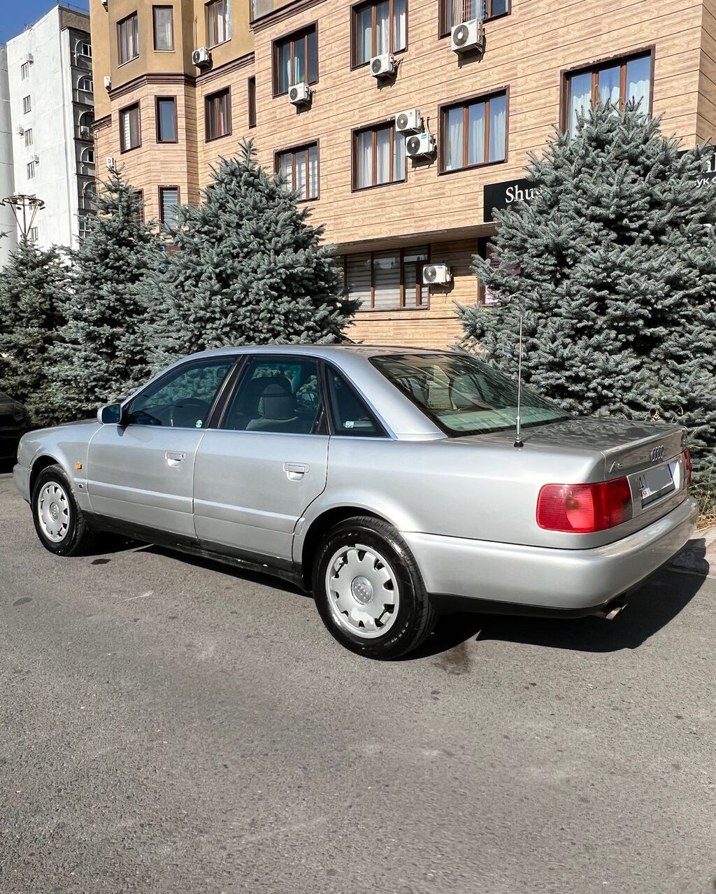 Audi A6: 1995 г., 2.6 л, Механика, Бензин, Седан: фото 3