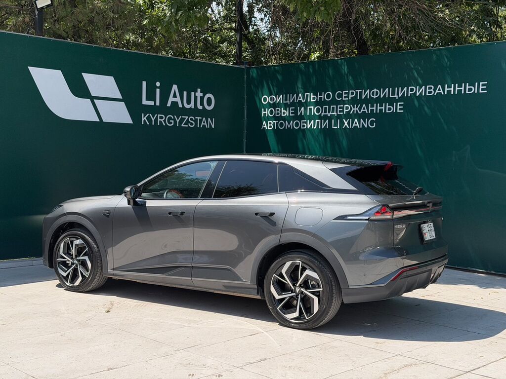 Changan : 2025 г., 1.5 л, Автомат, Электромобиль, Кроссовер: фото 4