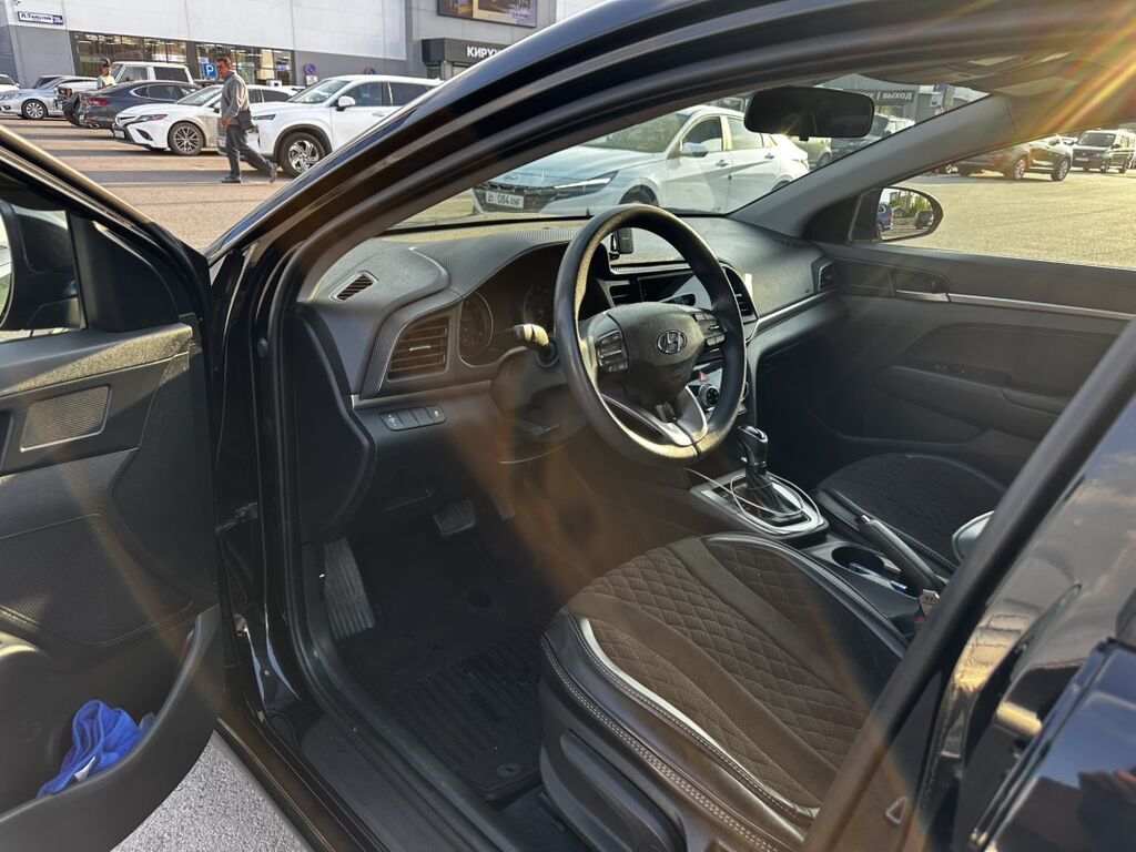 Hyundai Elantra: 2018 г., 2 л, Автомат, Бензин, Седан: фото 5