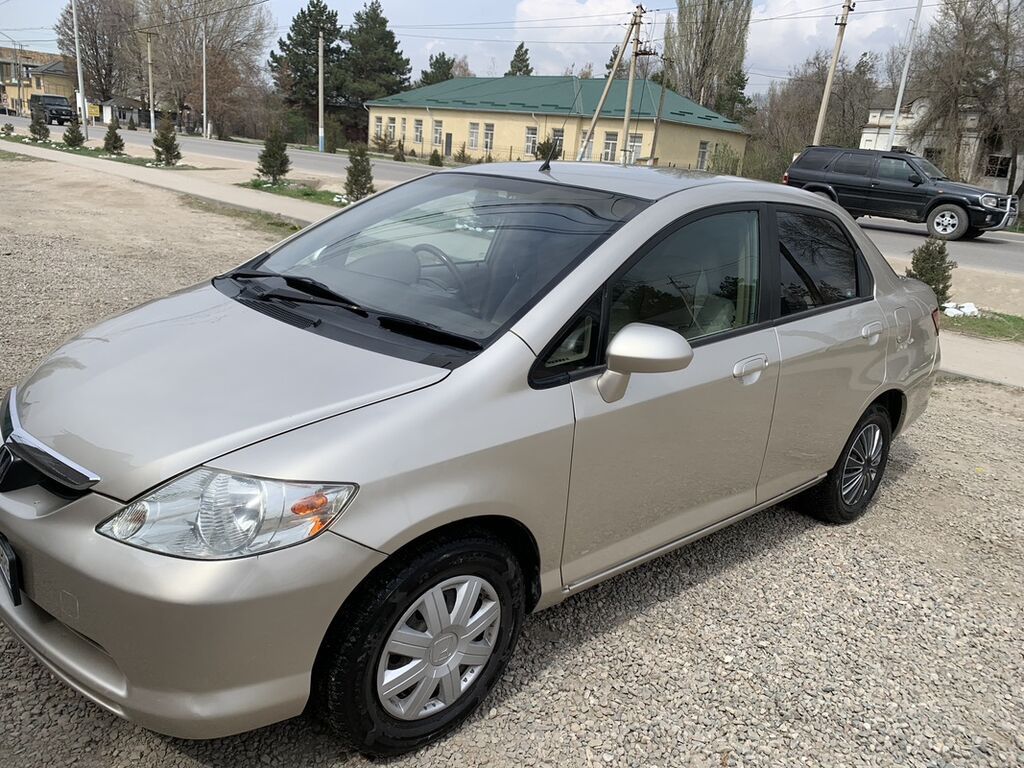 Honda Fit Aria: 2005 г., 1.5 л, Вариатор, Бензин: фото 3