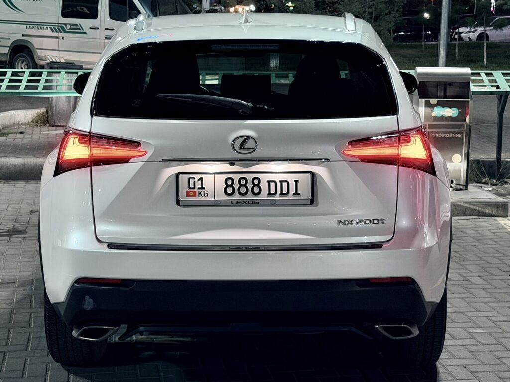 Lexus NX: 2017 г., 2 л, Автомат, Бензин, Кроссовер: фото 2