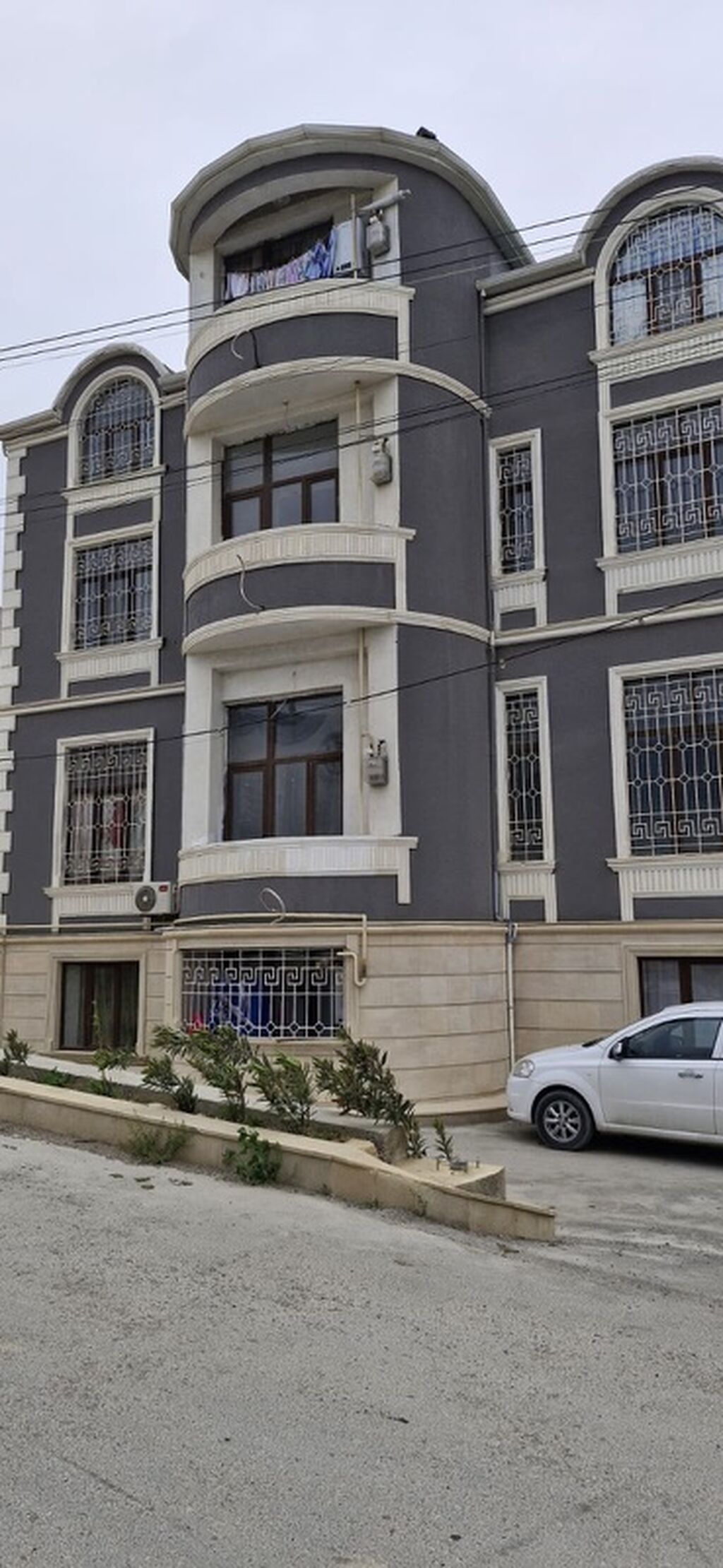 Təcili satılır!!! Obyekt: çoxmərtəbəli yaşayış binasında mənzil