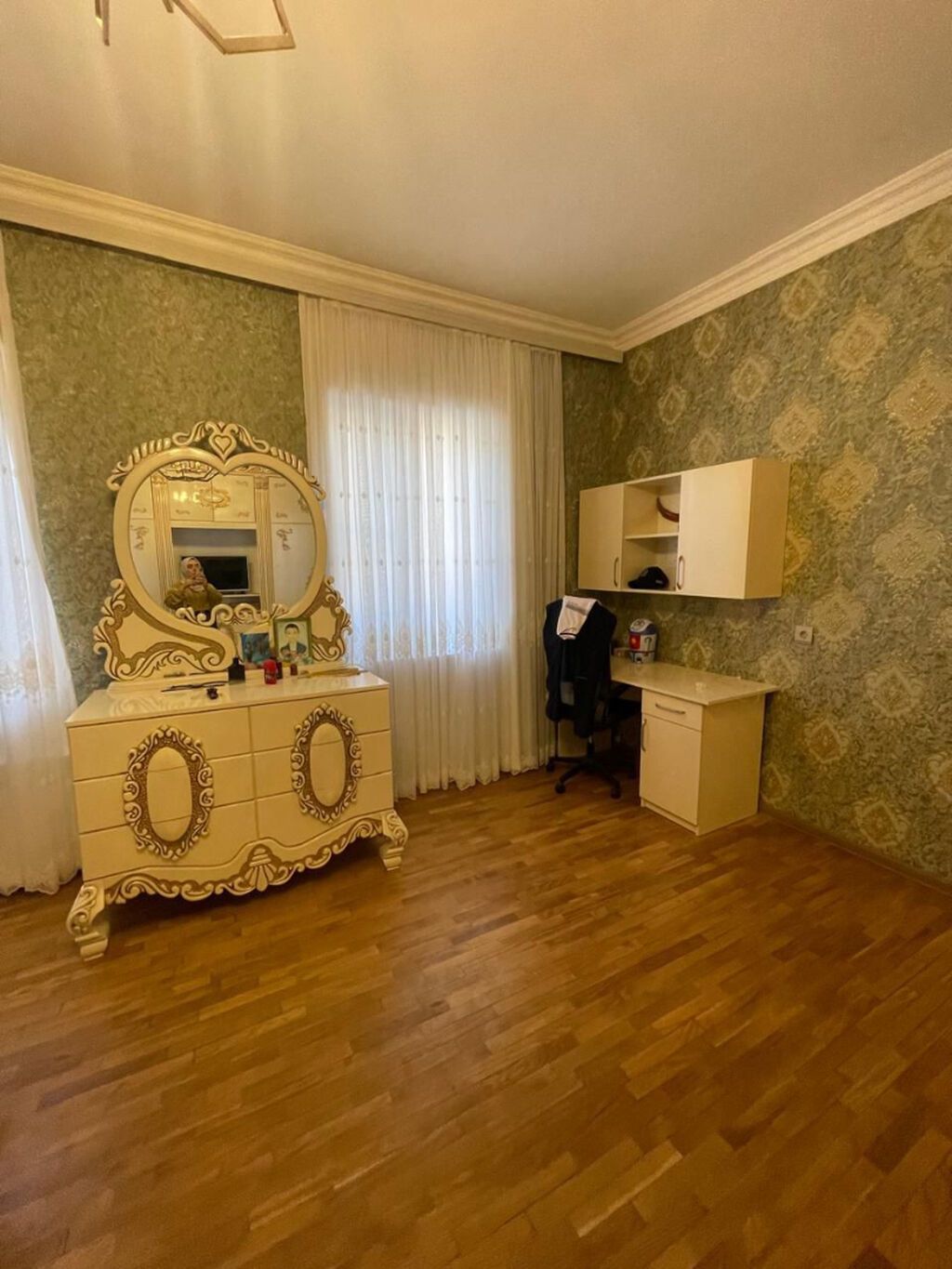 5 otaqlı, 285 kv. m, Yeni təmirli