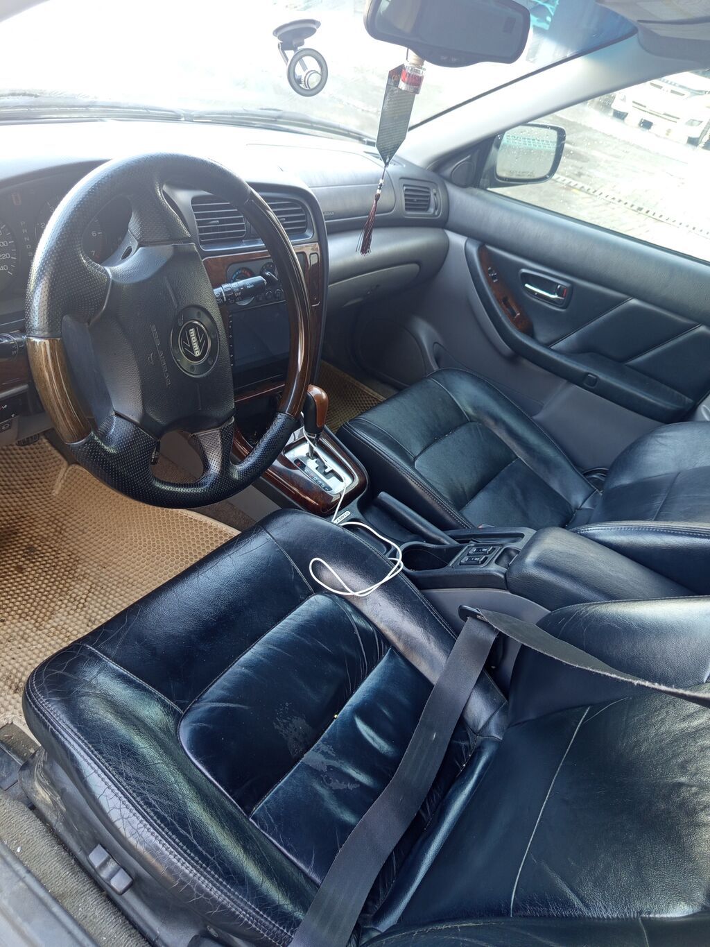 Subaru Outback: 2001 г., 2.5 л, Автомат, Газ, Хэтчбэк: фото 2