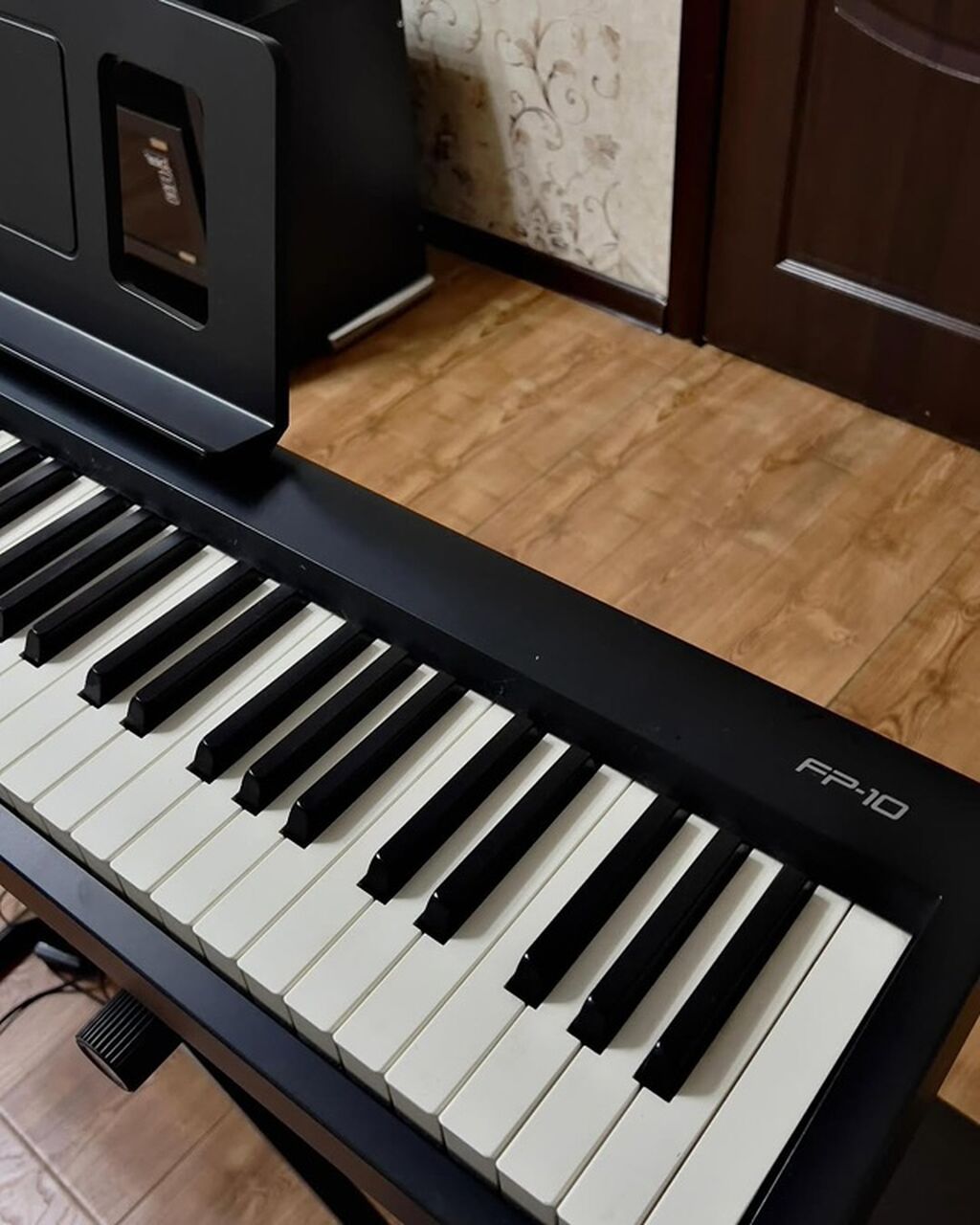 Цифровое пианино Roland FP-10, 88 клавиш: фото 4