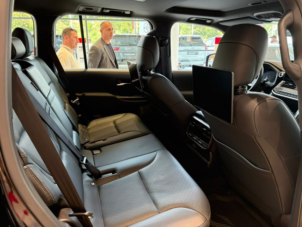 Toyota Land Cruiser: 2026 г., 3.5 л, Автомат, Гибрид, Внедорожник: фото 7