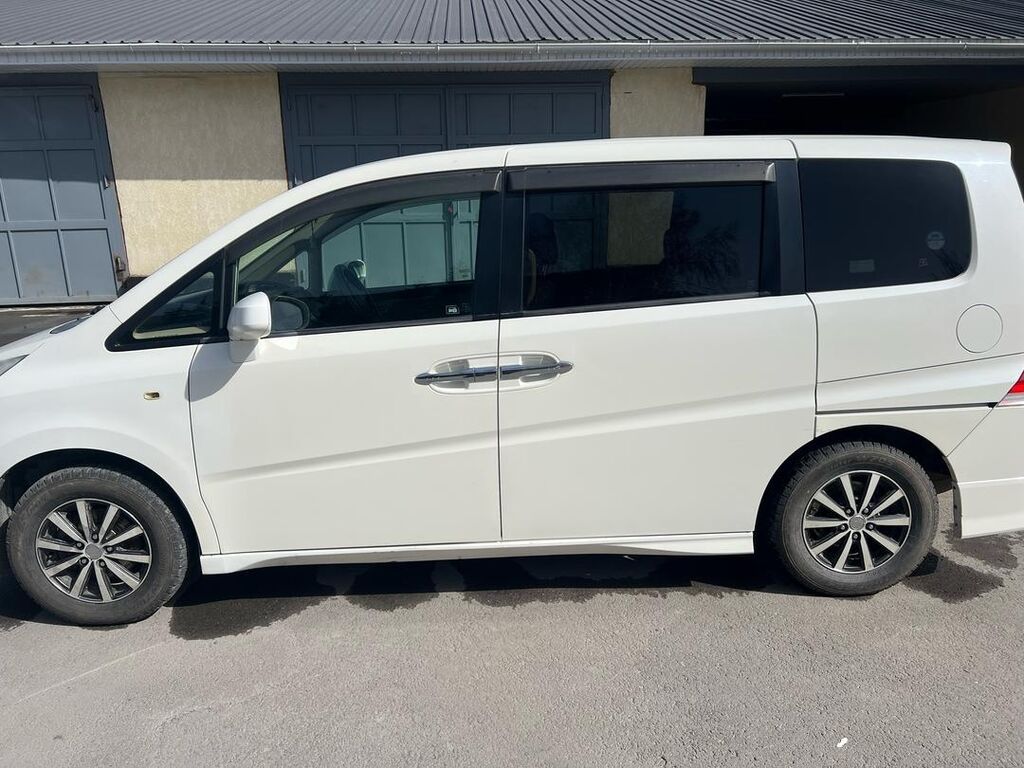 Honda Stepwgn: 2006 г., 2 л, Автомат, Газ, Минивэн: фото 4