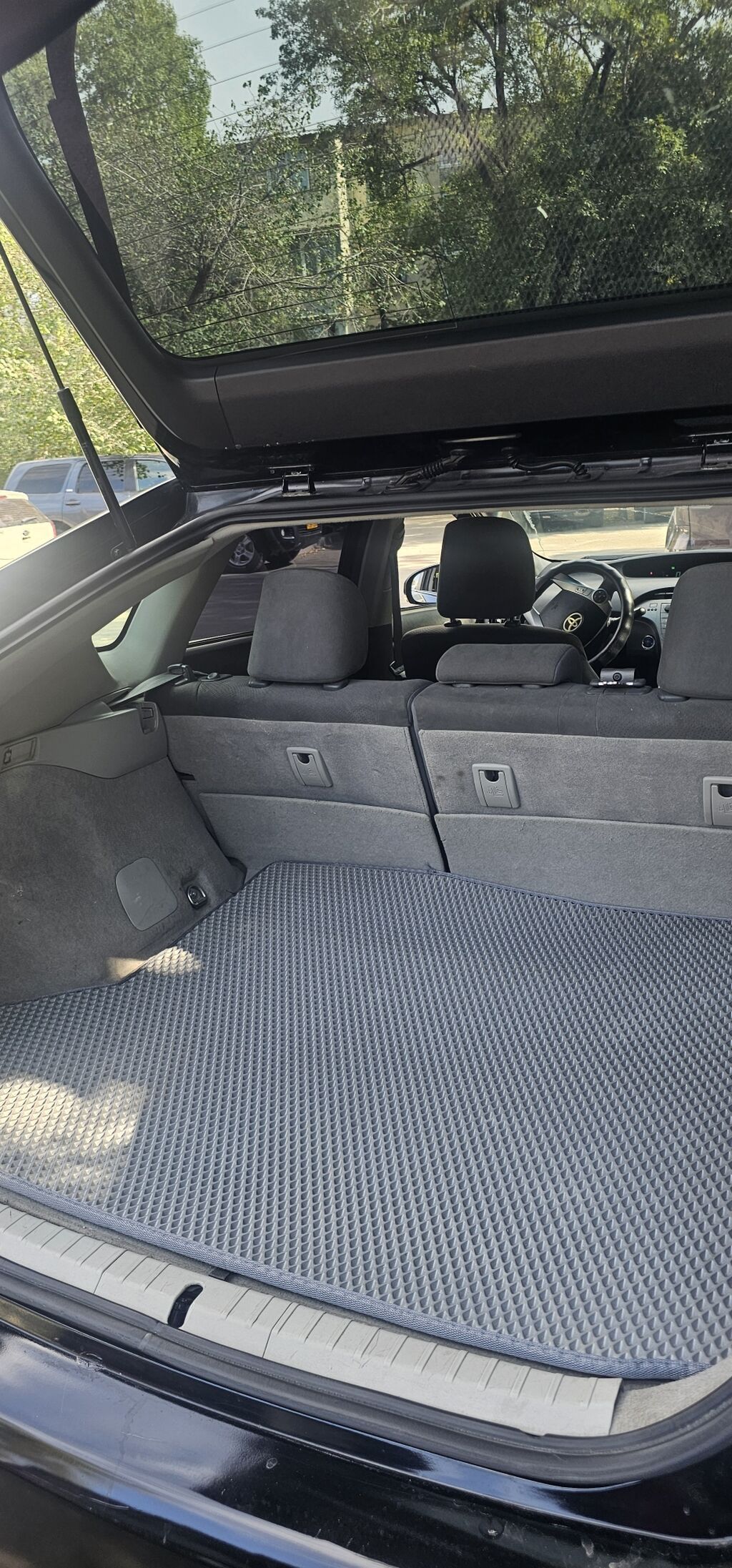 Toyota Prius: 2012 г., 1.8 л, Вариатор, Гибрид, Лифтбек: фото 7
