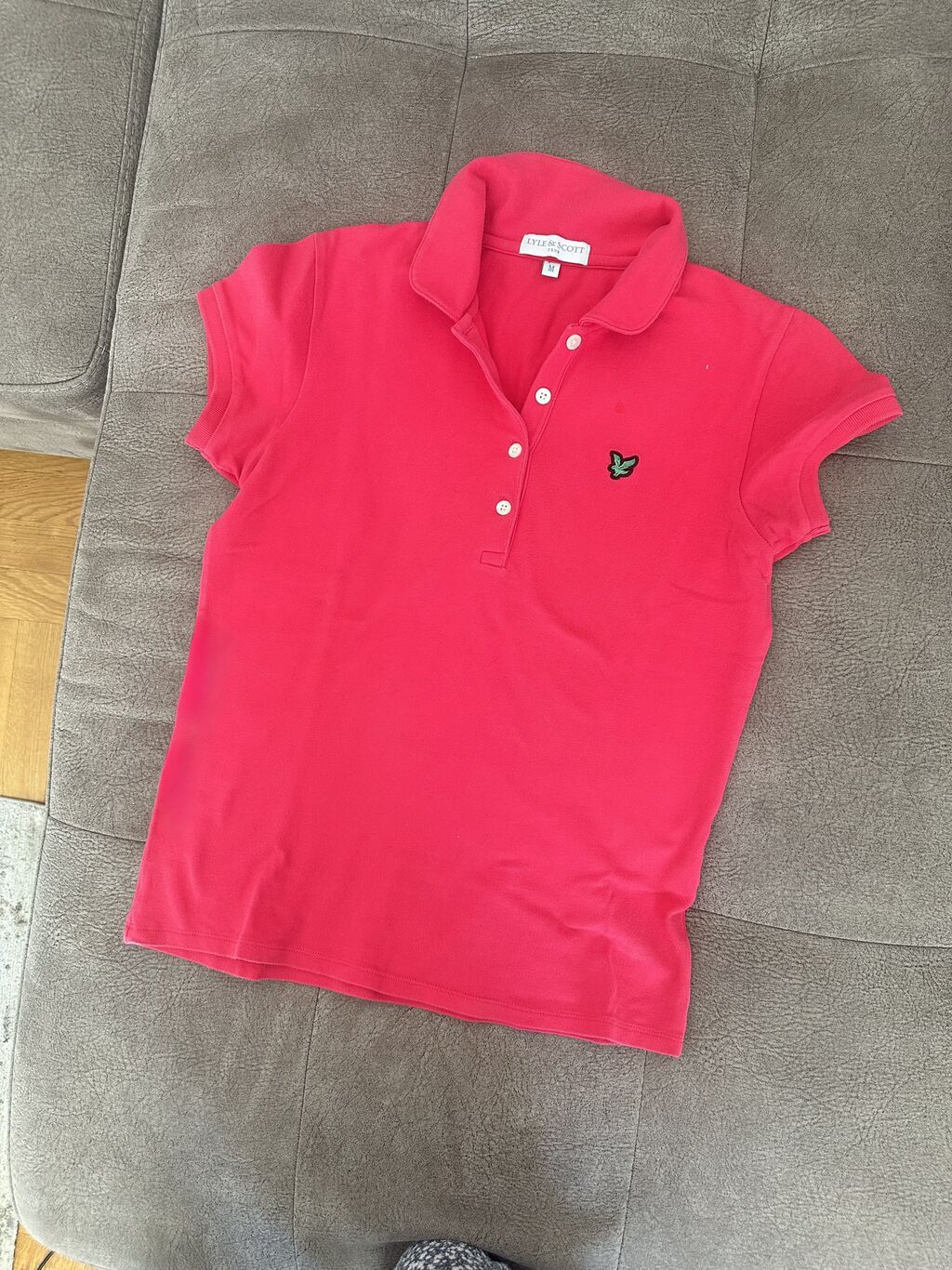 Majice kratkih rukava: Lyle &Scott ženska polo majica - Boja: ciklqma roze - Kroj na lalafo.rs Majice kratkih rukava: Lyle &Scott ženska polo majica - Boja: ciklqma roze - Kroj