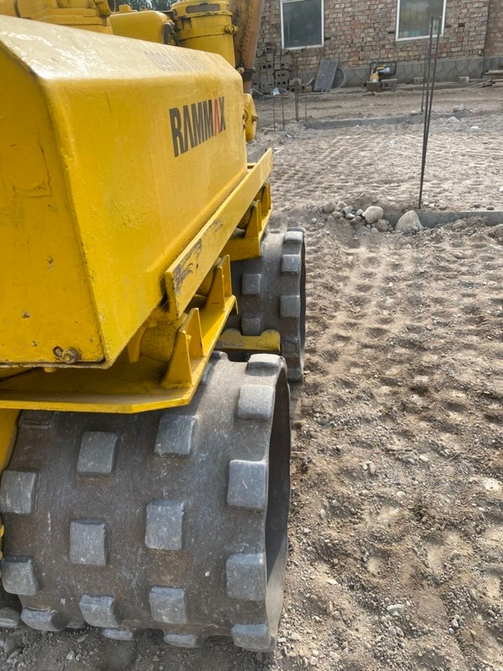 Услуга каток Виброкаток траншейный Bomag 1.8 тонн на дистанционном: фото 5