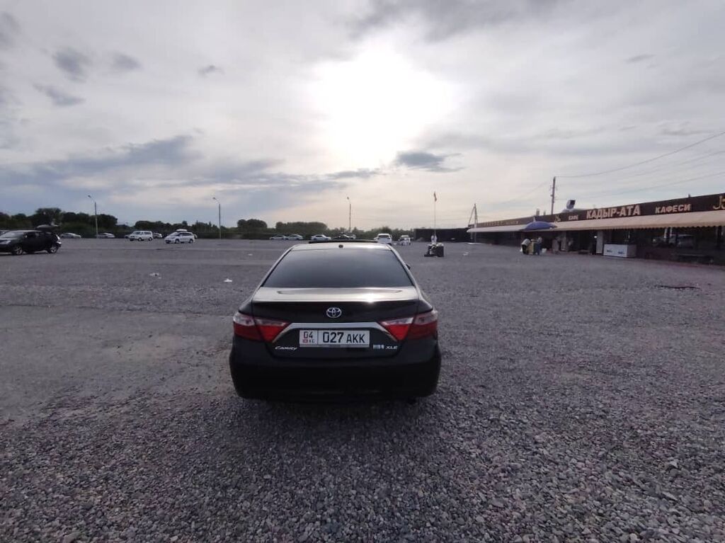 Toyota Camry: 2017 г., Гибрид, Седан: фото 2
