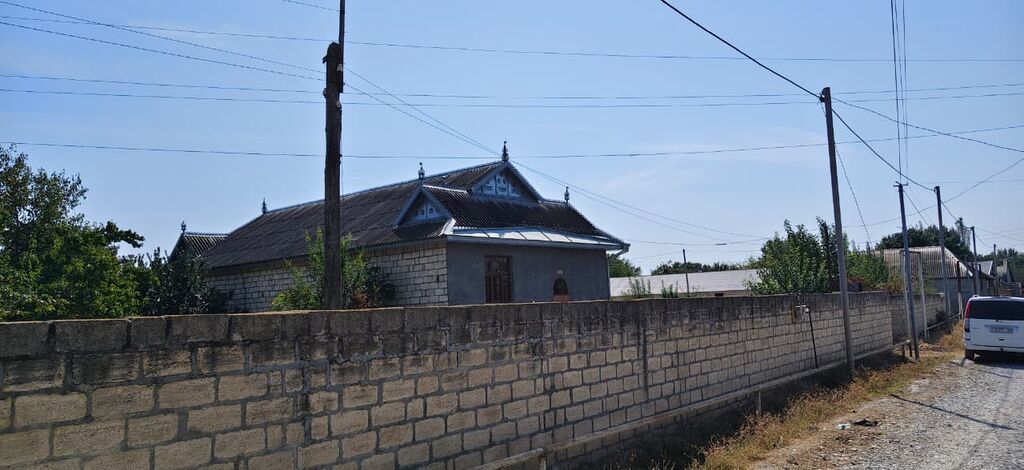 Satılır: yaşayış evi və torpaq sahəsi - Ünvana daxil olan hasarlı