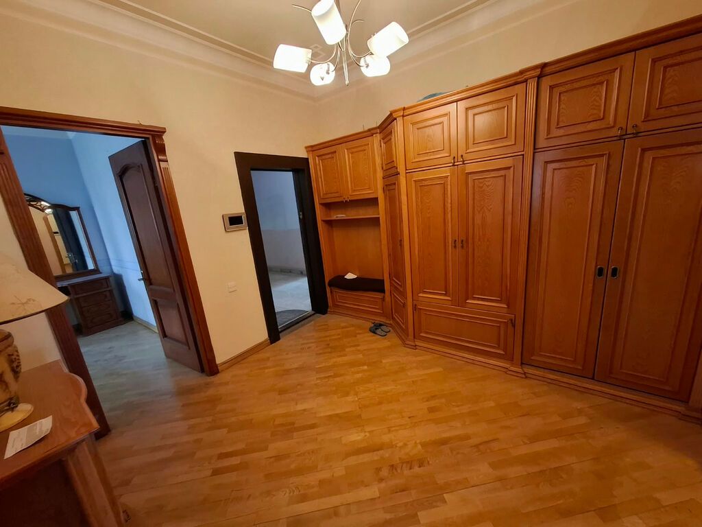 5 otaqlı, Yeni tikili, 166 kv. m