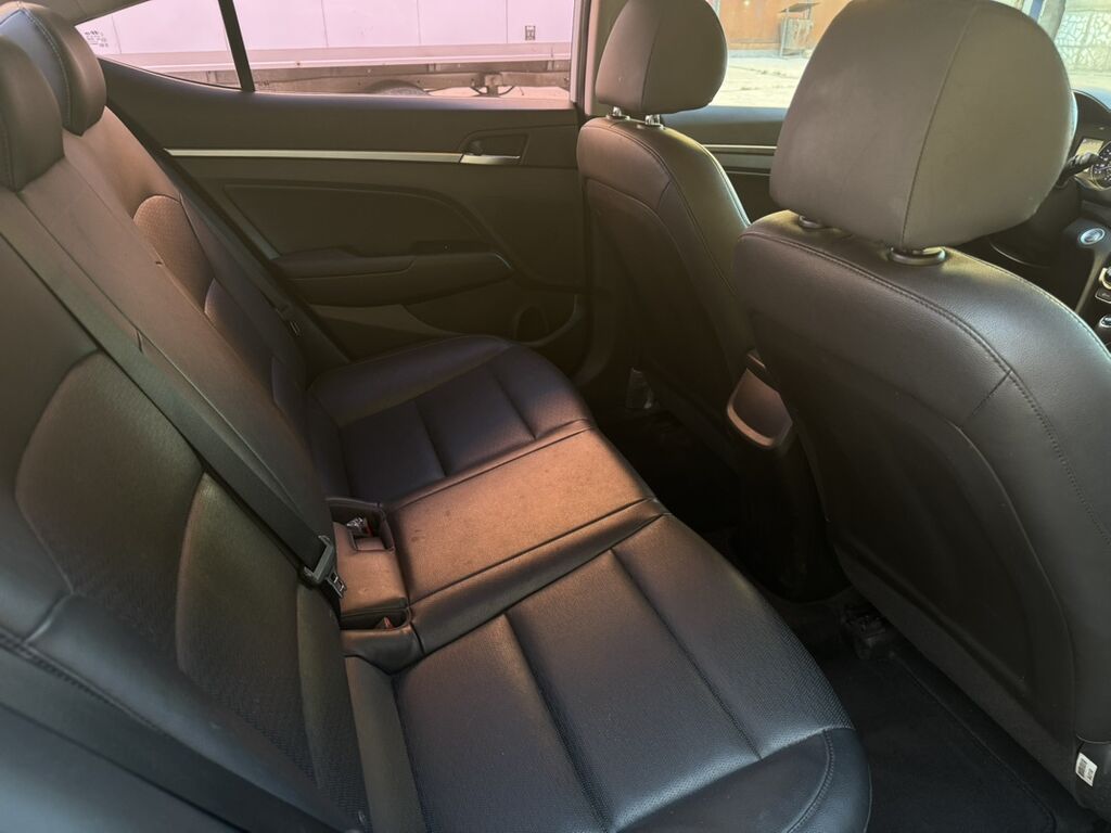 Hyundai Elantra: 2019 г., 1.6 л, Газ, Седан: фото 6