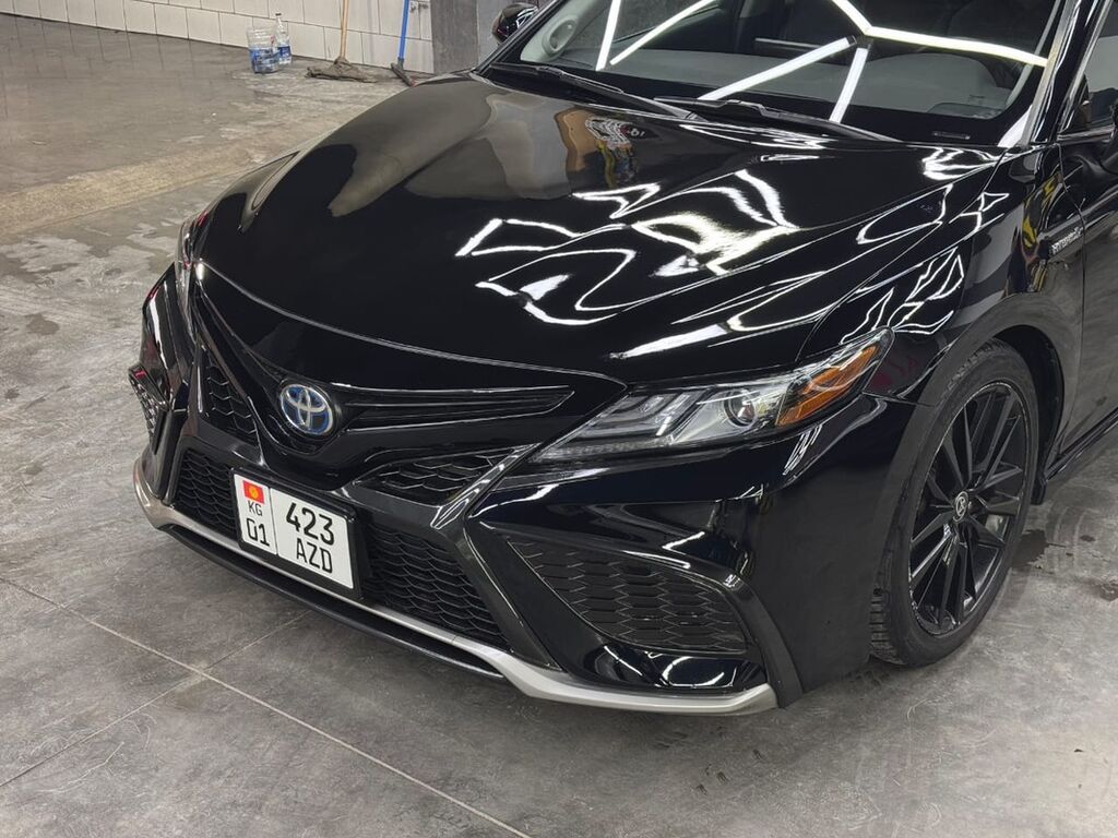 Toyota Camry: 2020 г., 2.5 л, Вариатор, Гибрид, Седан: фото 4