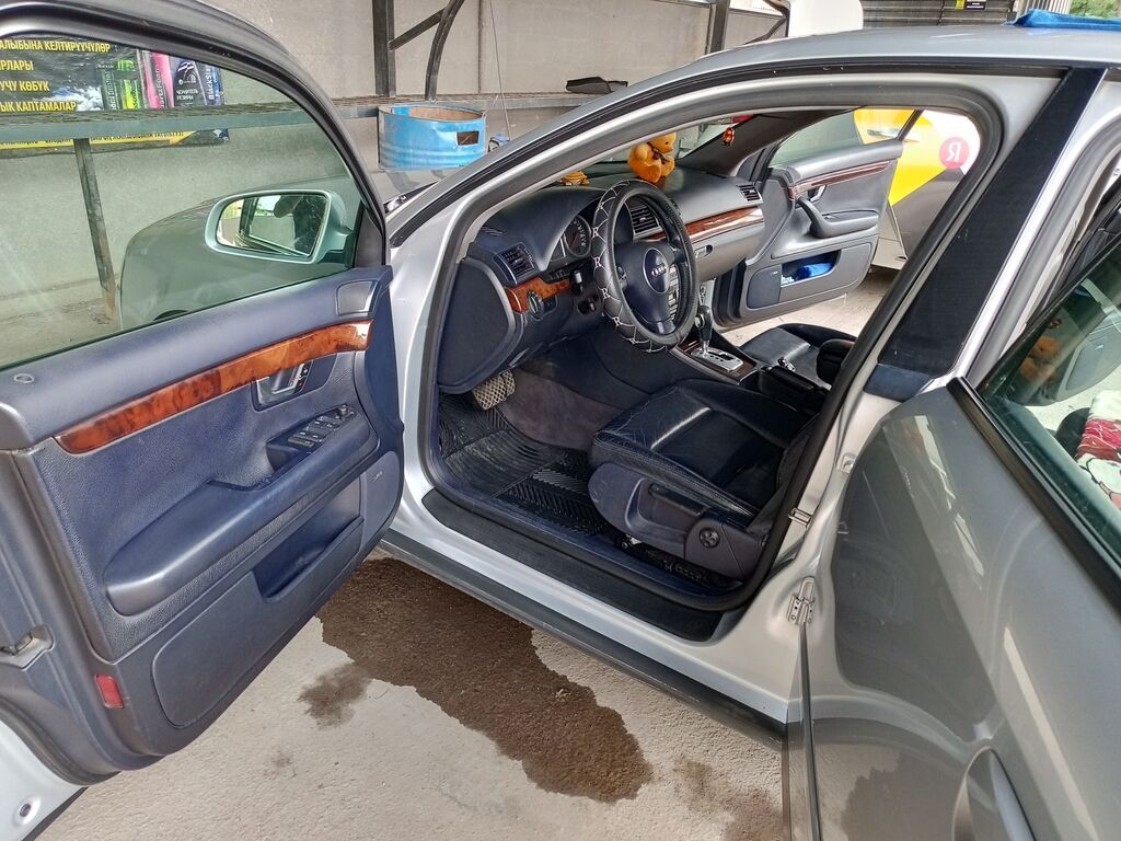 Audi A4: 2002 г., 2.4 л, Вариатор, Бензин, Седан: фото 5