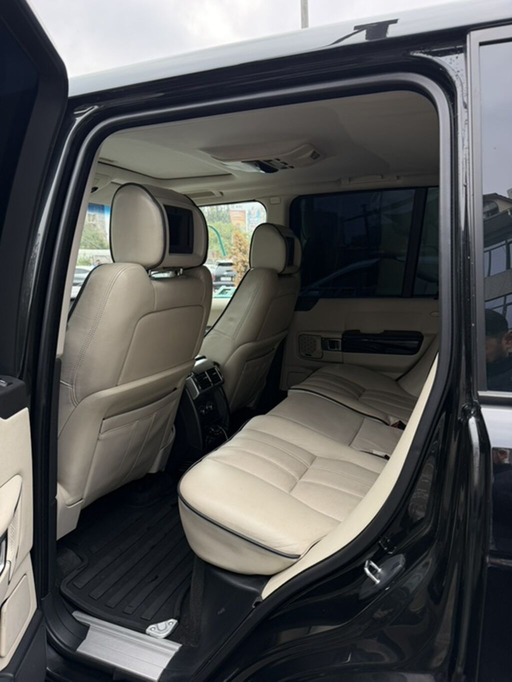 Land Rover Range Rover: 2010 г., 5 л, Автомат, Бензин, Внедорожник: фото 5