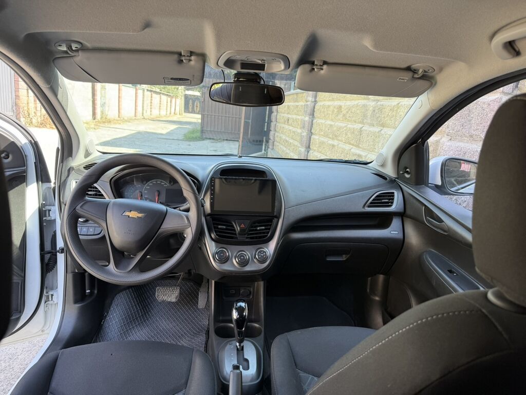 Chevrolet Spark: 2018 г., 1 л, Вариатор, Бензин, Хэтчбэк: фото 8