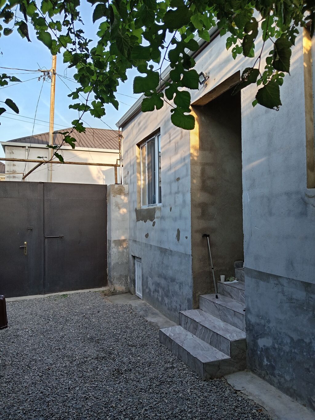 Binə 1 otaqlı, 90 kv. m, Orta təmir