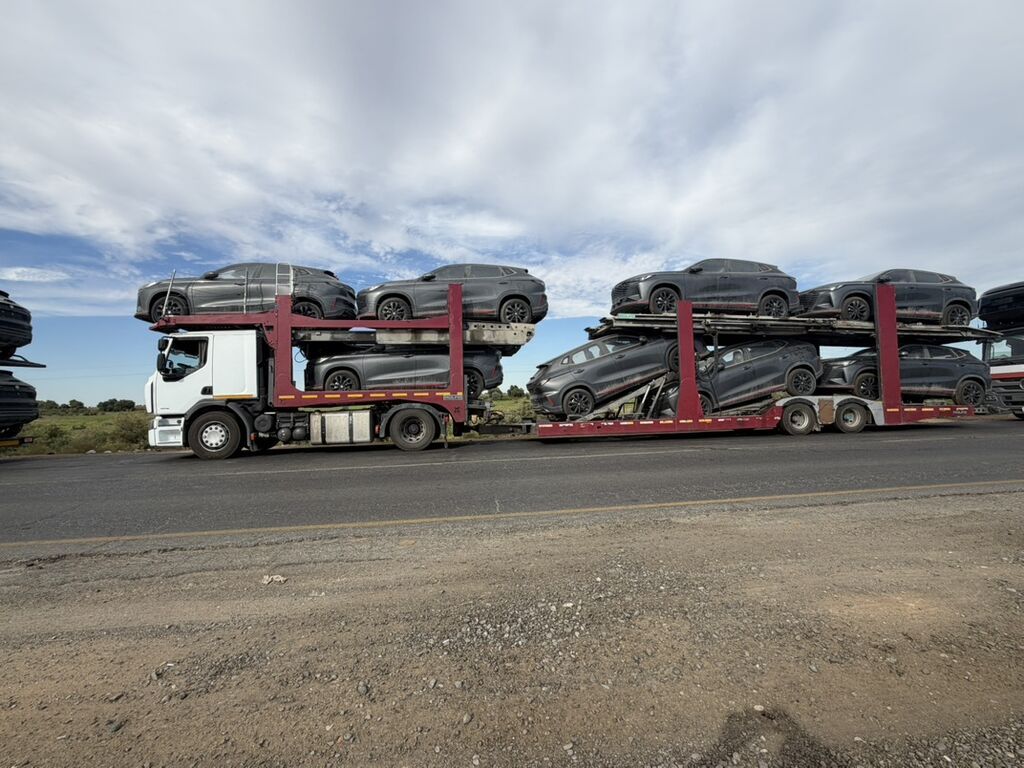 Тягач, Renault, 2011 г., Сar carrier trailer: фото 5